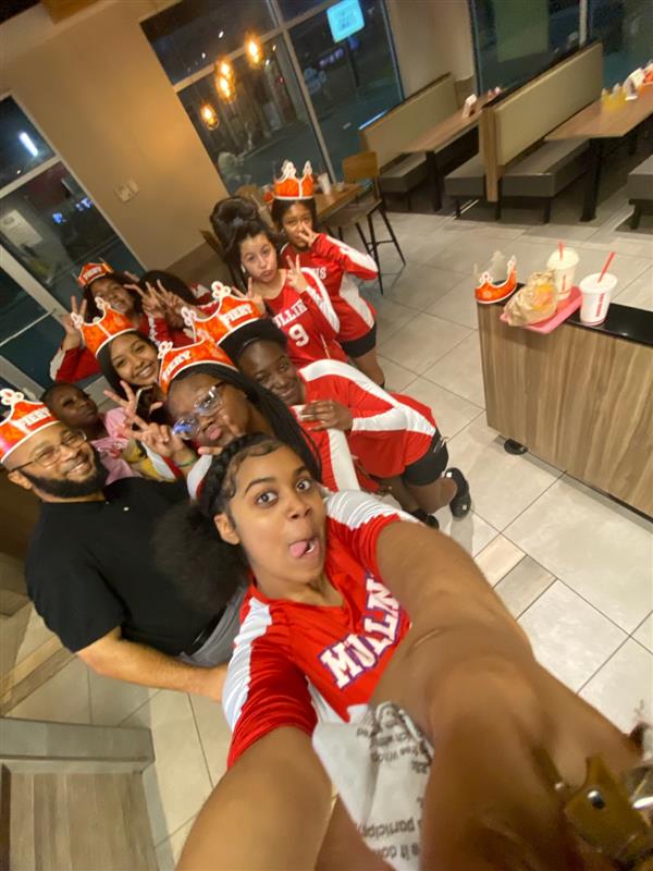 Lady Aucs meal stop